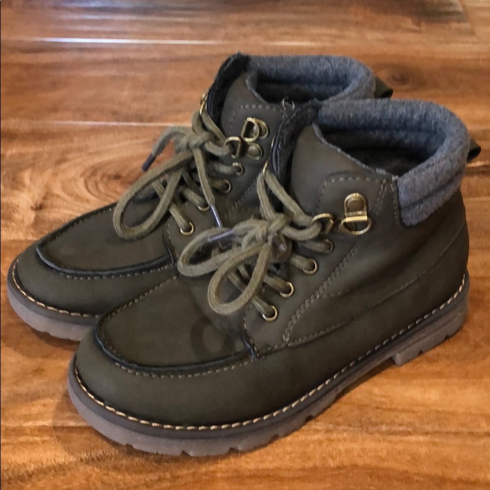 Joe fresh boy’s shoes pre-loved size 1